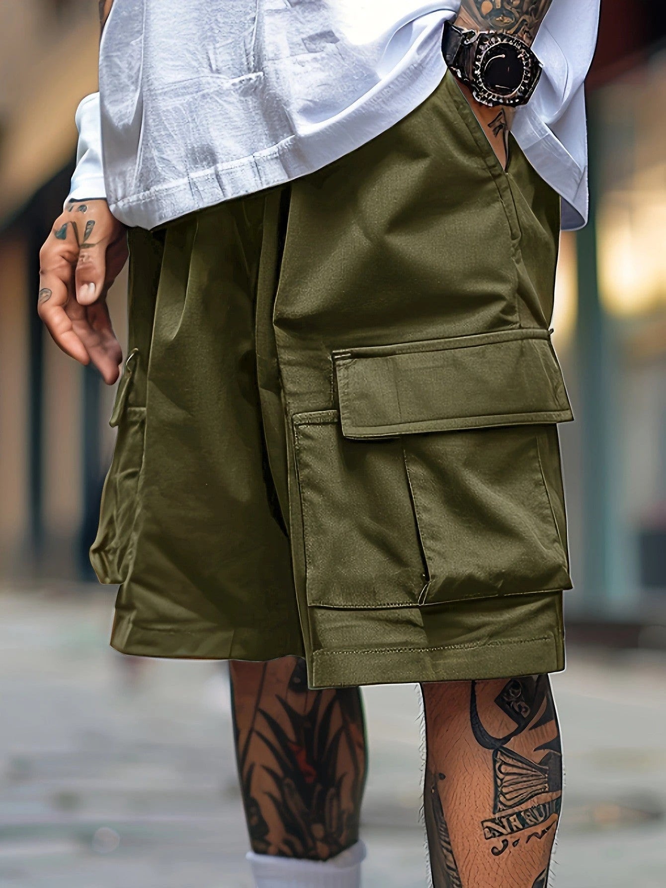 Men's Baggy Cargo Shorts with Low Rise Cut