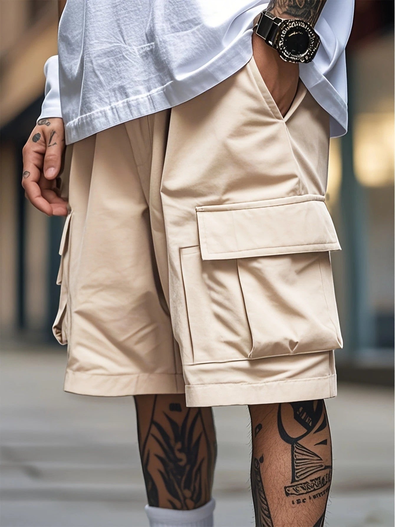 Men's Baggy Cargo Shorts with Low Rise Cut