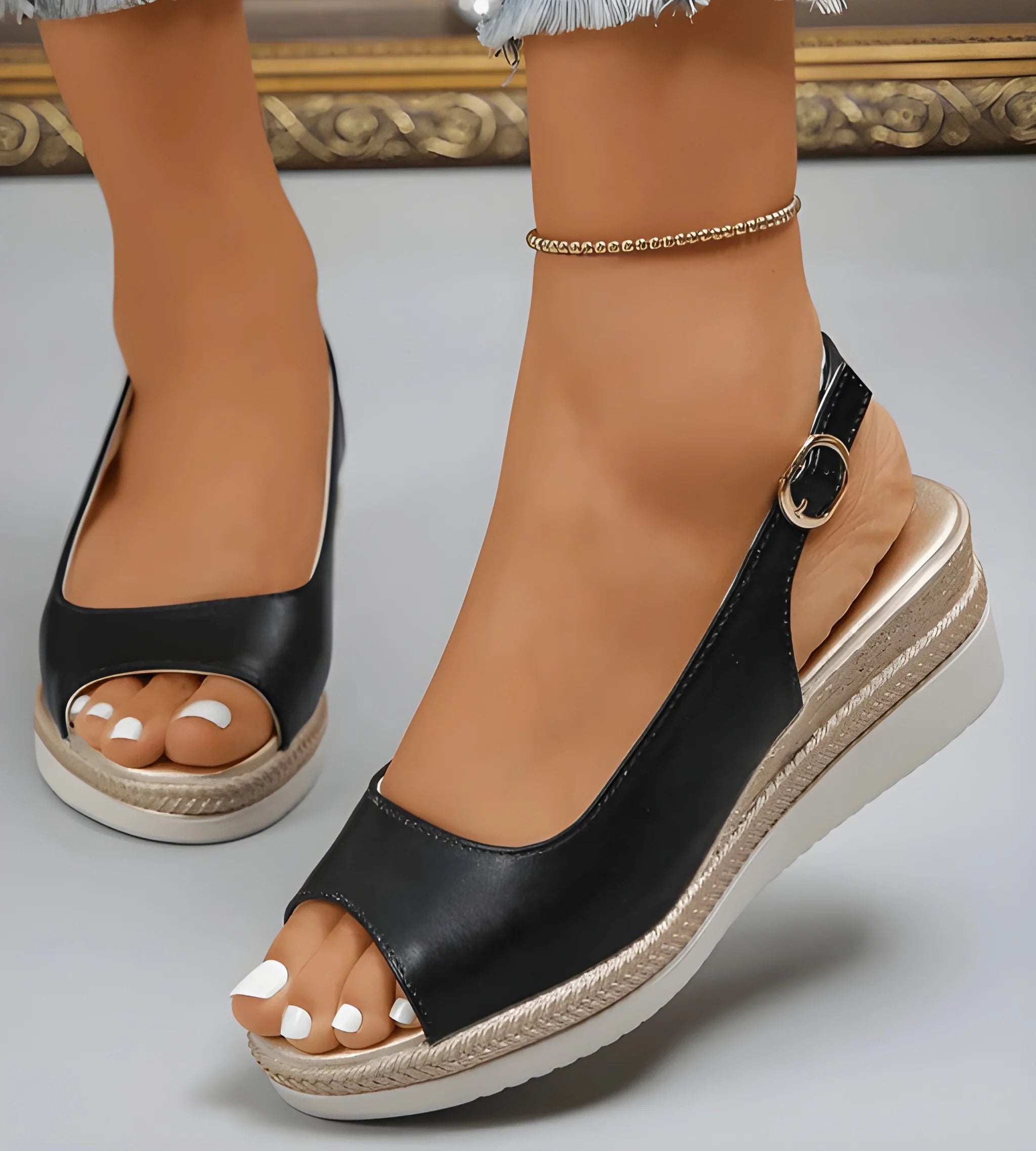 Women's Sleek Modern Sandals with Slingback Strap and Cushioned Footbed
